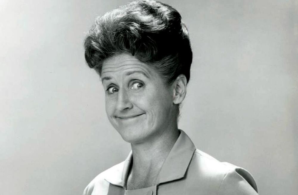 Murió Ann B. Davis, protagonista de la histórica serie “La tribu Brady”