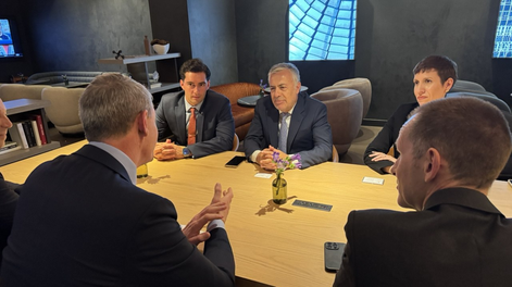 Cornejo busca inversiones en minería y energía durante su agenda en Nueva York.