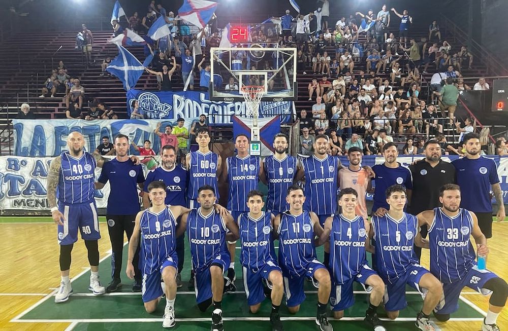 Godoy Cruz le ganó a Regatas y jugará la gran final del Torneo Vendimia. / Gentileza: FBPM.