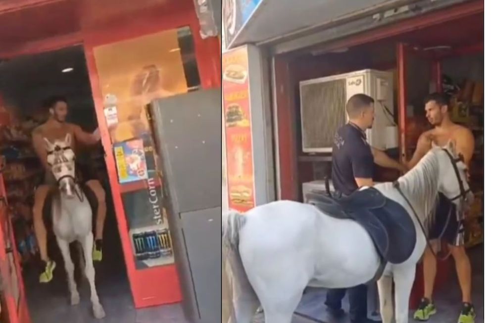 El hombre fue a comprar a la tienda montando a caballo.