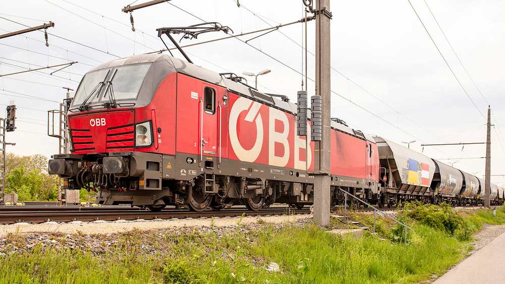 Austria: un hombre viajó colgado de un tren de alta velocidad y sobrevivió de milagro