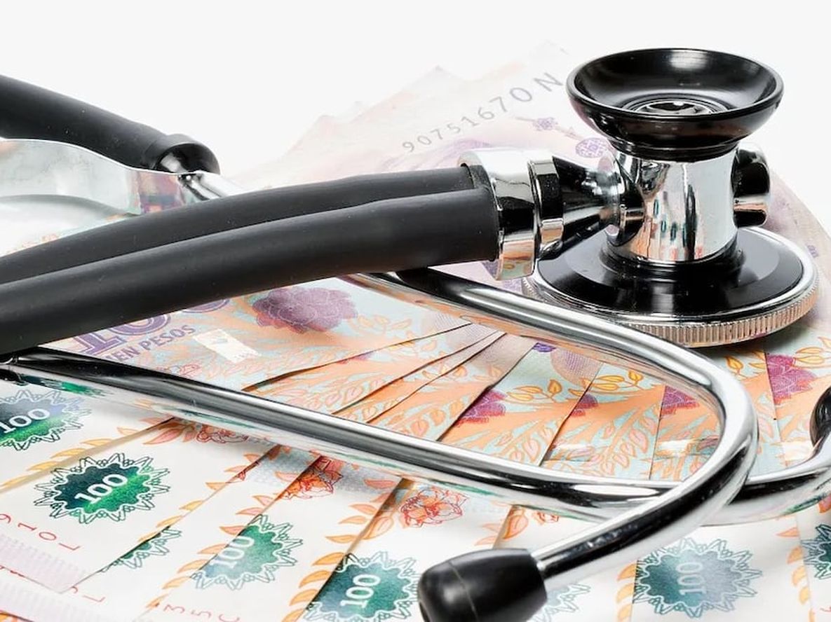 El Gobierno se vió obligado a intervenir en la fijación de precios de las prepagas luego de que los afiliados presentaran quejas por los aumentos desmedidos.