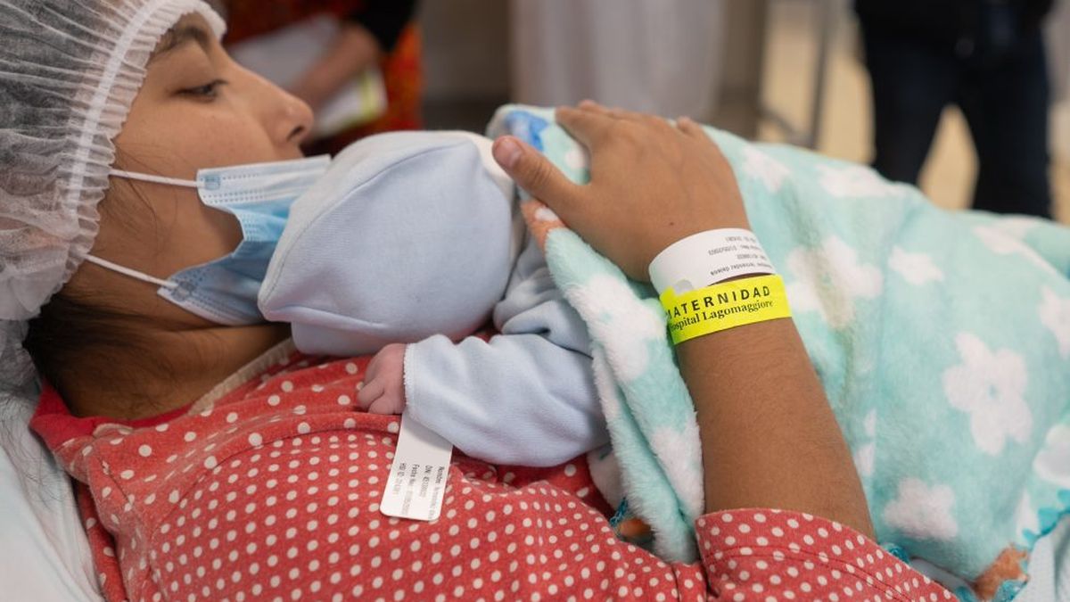 Mendoza implementa pulseras inteligentes para la identificac