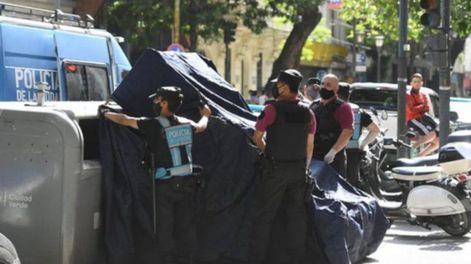 Los Andes | El cuerpo del bebé fue encontrado por un hombre que buscaba cartones y materiales para vender. Rápidamente dio aviso a la Policía. - Imagen ilustrativa