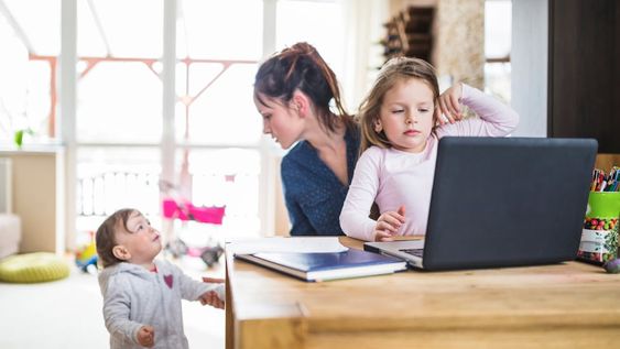 La redistribución del trabajo no remunerado es uno de los objetivos que plantea la Agenda por la Igualdad, una red compuesta por más 200 mujeres líderes.