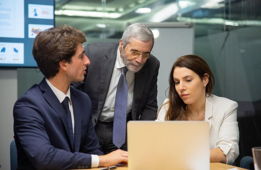 Brecha salarial, puestos de liderazgo: un estudio revela cómo es la situación laboral de las mujeres en Argentina