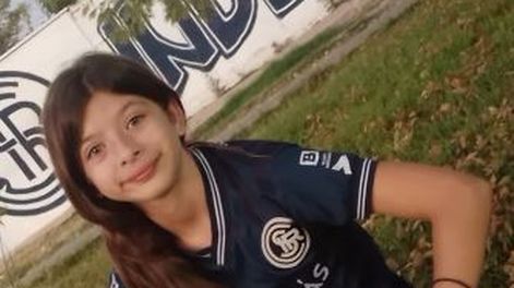 Azul, la pequeña hincha de La Lepra que necesita ayuda para operarse del corazón