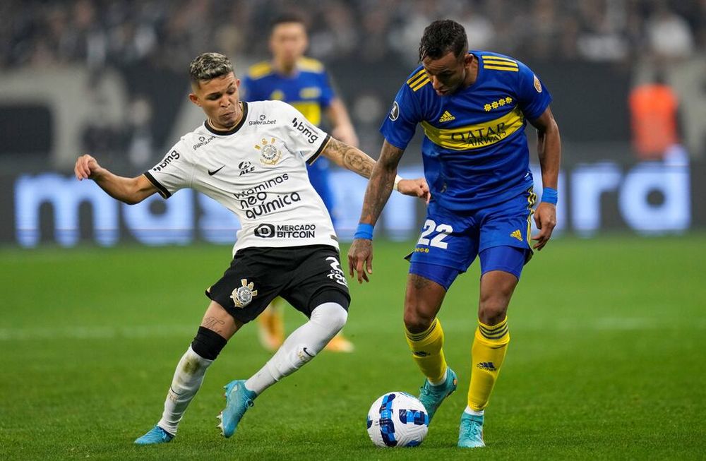 Sebastián Villa ya trabaja a la par de sus compañeros y podría jugar el próximo domingo ante Newells. / Gentileza.
