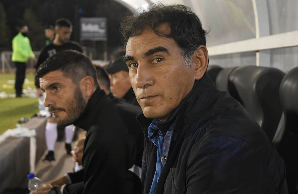 Gimnasia: se fueron ocho jugadores y la continuidad de la dupla técnica está en veremos