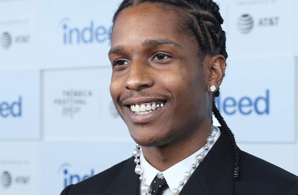 Este es ASAP Rocky, padre de los hijos de Rihanna.