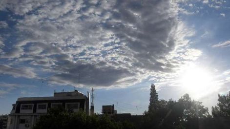 Caluroso con nubosidad variable y tormentas aisladas indicó contingencias climáticas para mañana miércoles.