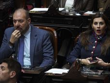 &nbsp;Tres diputados de La Libertad Avanza (LLA) rompieron hoy el bloque y decidieron conformar junto a una ex libertaria el bloque denominado “Coherencia”.