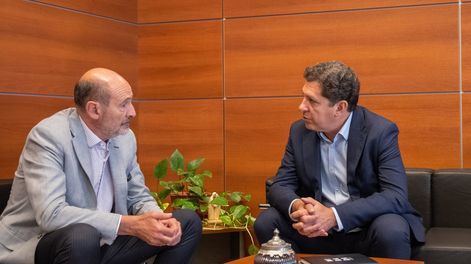 Los ministros Gustavo Fernández y Rodolfo Vargas Arizu se reunieron, pero no lograron consensuar la cuota.