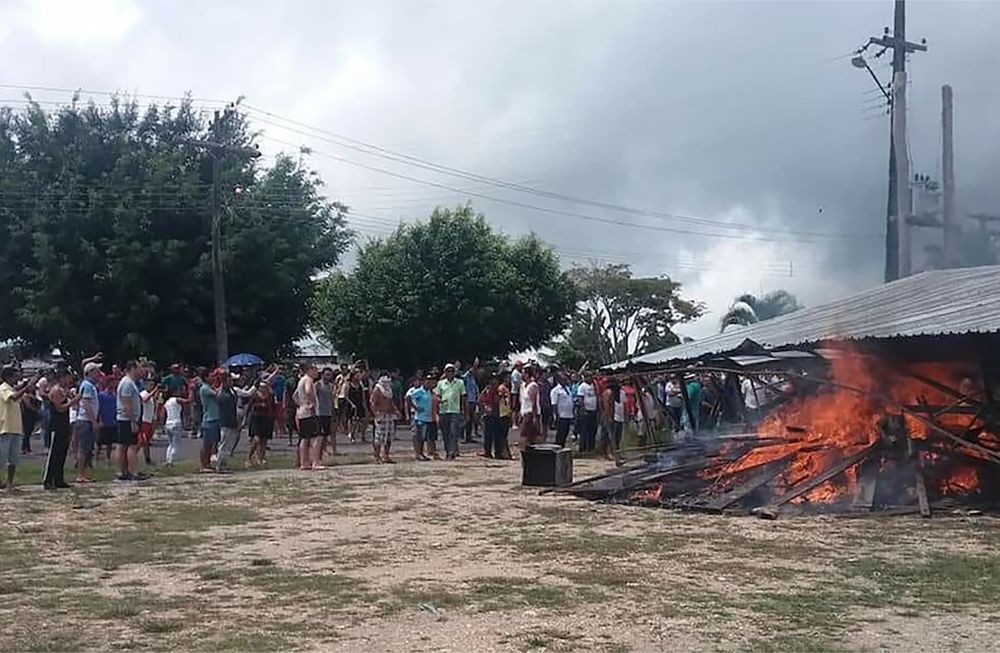 Atacan en Brasil campamento de inmigrantes venezolanos