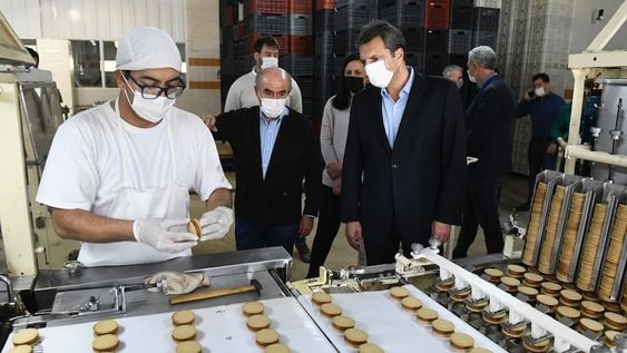 Sergio Massa compartió junto al intendente Gustavo Barrera un encuentro con comerciantes, pymes, empresarios y trabajadores de Villa Gesell.