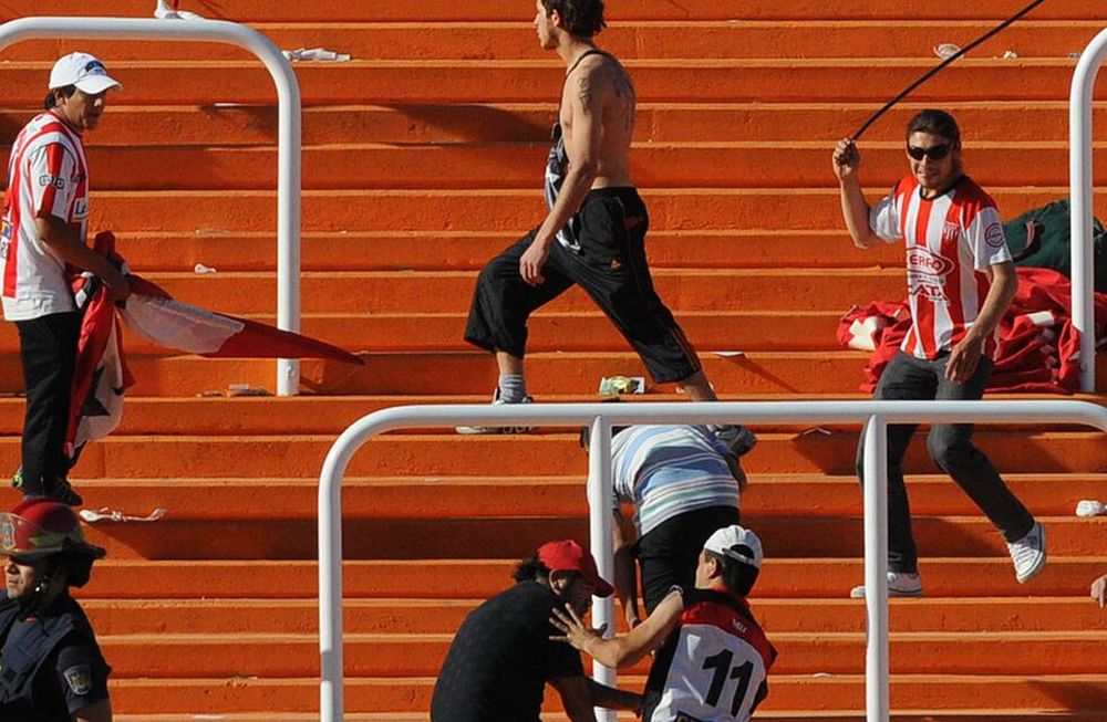 Desde 2011, cuando sorprendieron a Mendoza con una pelea en las tribunas del Malvinas, los barras sostienen la guerra.