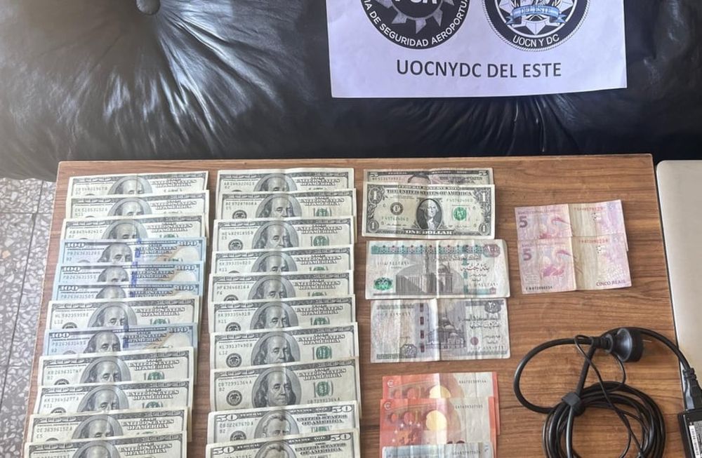 La PSA detuvo a tres maleteros del aeropuerto internacional de Ezeiza. Foto: PSA