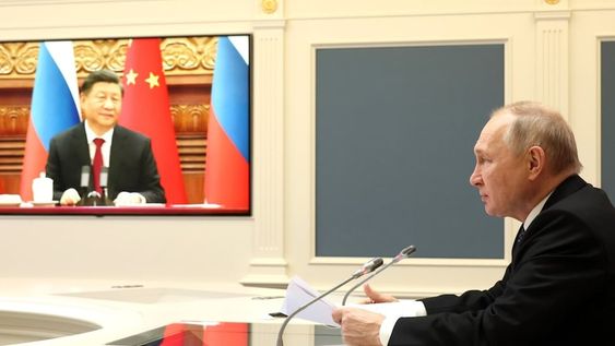 Los presidentes de Rusia y China, Vladimir Putin y Xi Jinping respectivamente, conversaron por videoconferencia sobre sus relaciones comerciales y la ampliación de su cooperación militar.