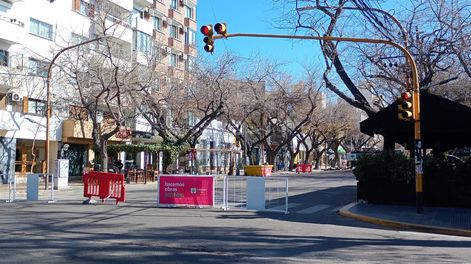Comenzaron las obras en calle Sarmiento para que sea la nueva Arístides: cortes de tránsito y alternativas. Foto: Los Andes.