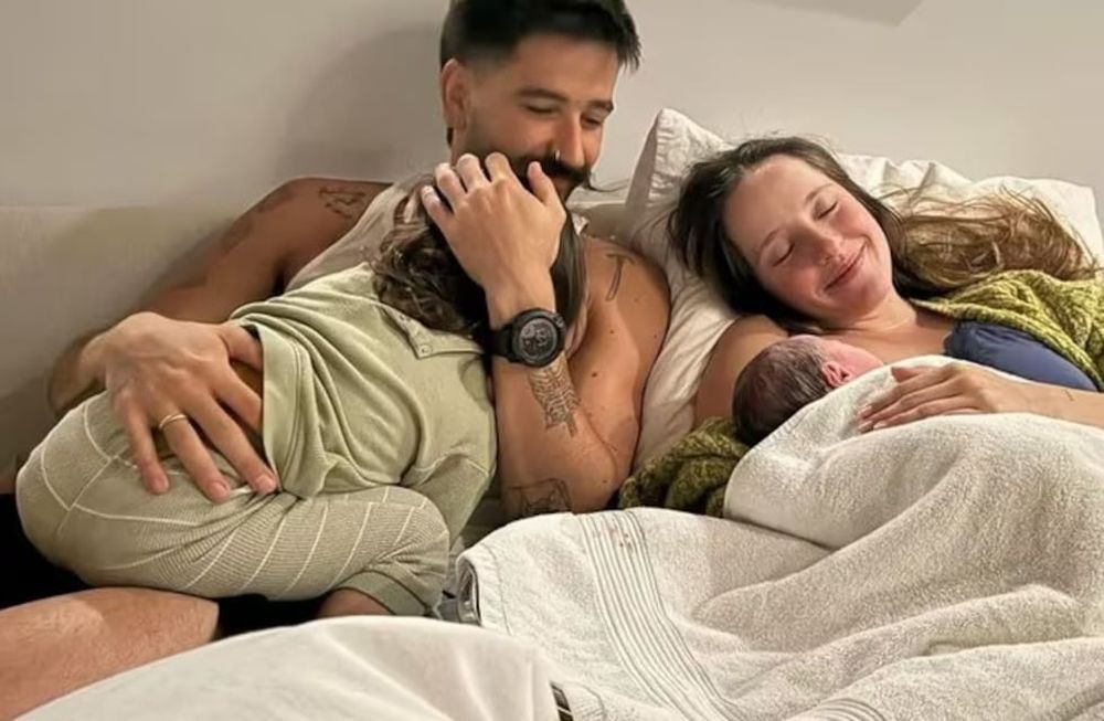 Los cantantes revelaron lo que hicieron con la placenta de su segunda hija.