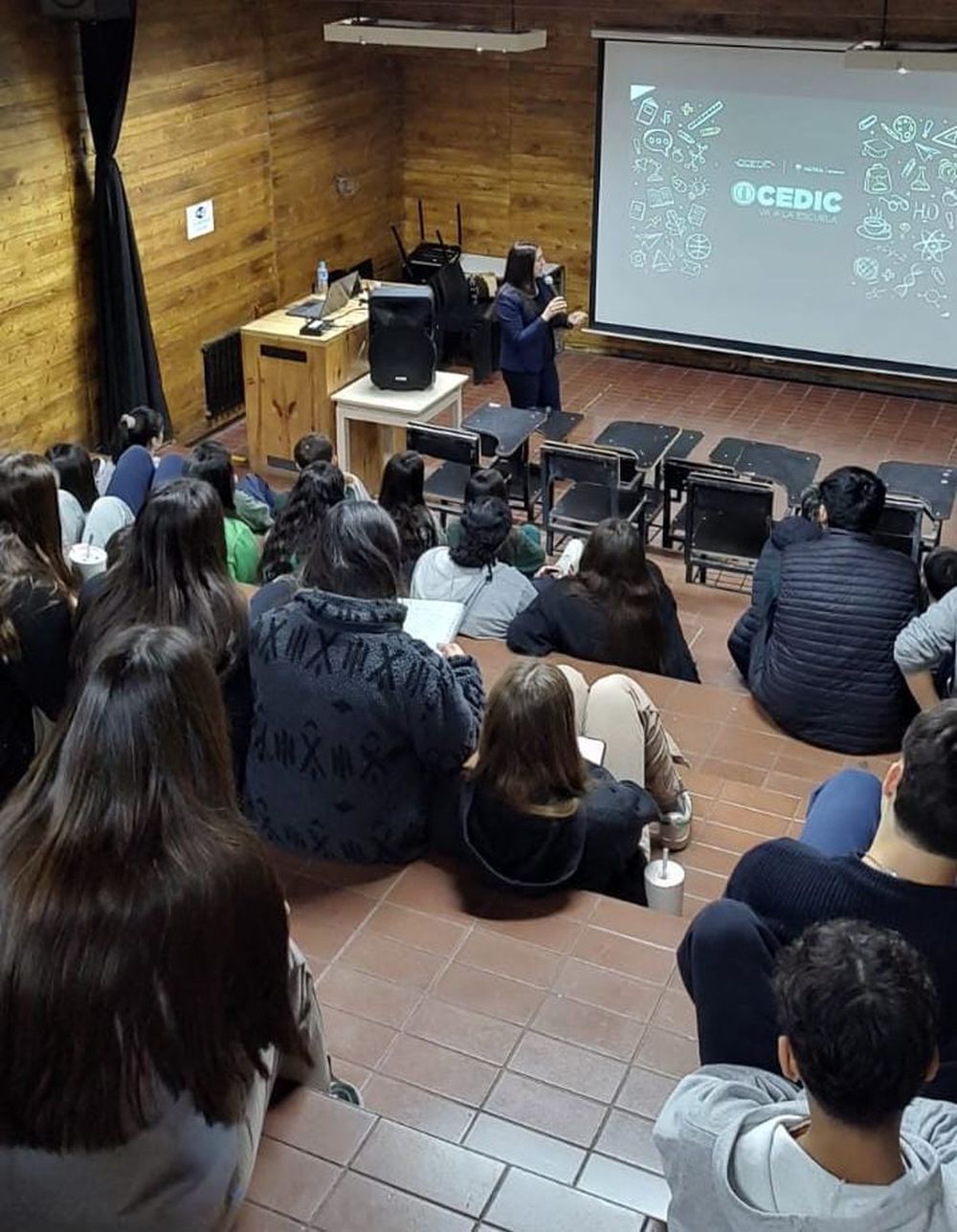 El Observatorio de Cibercrimen y Evidencia Digital en Investigaciones Criminales y TikTok, capacitaron a estudiantes y funcionarios judiciales en prevención y abordaje de ciberacoso.