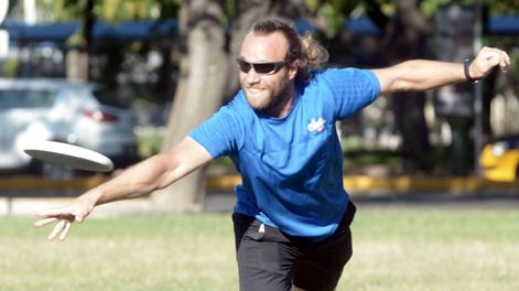 Frisbee: un deporte no sólo de playa