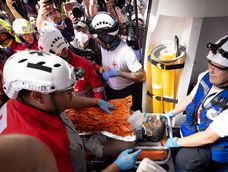 Venezuela: rescataron a un hombre tras pasar 100 horas atrapado bajo los escombros