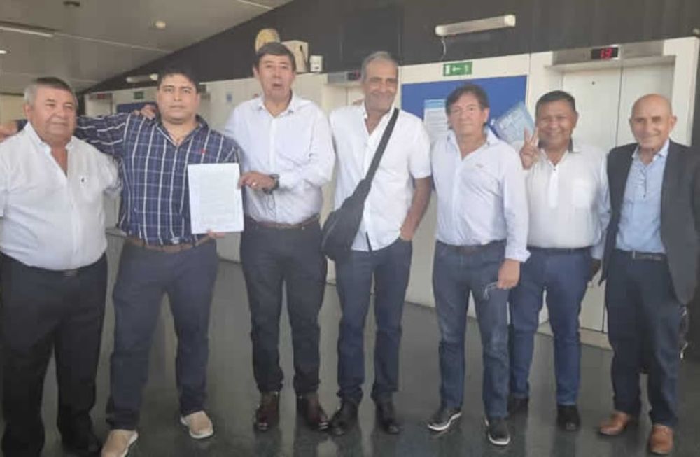 Petroleros Jerárquicos: las partes acordaron que se adelantará el aumento salarial correspondiente a mayo (del 10%) a marzo y de este modo, los trabajadores percibirán un incremento final del 20% sobre los salarios vigentes de noviembre de 2021.