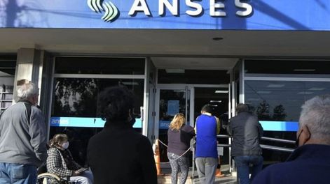 Estas son las prestaciones de Anses que cobrarán el medio aguinaldo en el mes de junio.