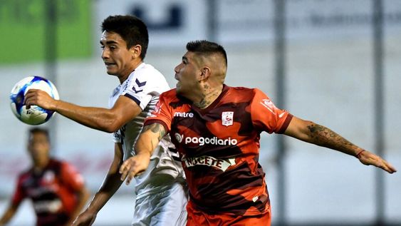 Quilmes le ganó al Deportivo Morón y acecha a Independiente en los promedios