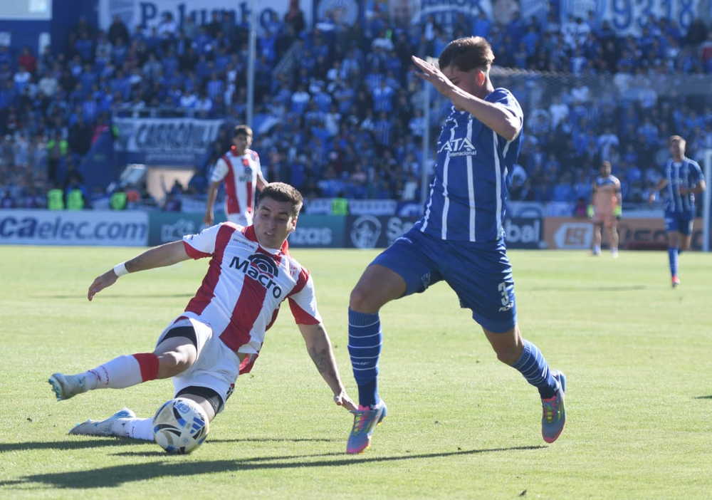 Godoy Cruz e Instituto de Córdoba juegan en el Gambarte por la novena fecha.