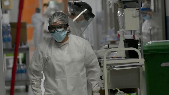 Según lo advierten especialistas, la velocidad de contagios es marcada en centros urbanos como Córdoba, Buenos Aires y Mendoza. Foto: Orlando Pelichotti