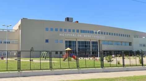 Tras el ataque, la victima fue llevada por su primo al Hospital Doctor René Favaloro de Rafael Castillo para su atención, pero horas después murió producto de la herida. Foto: Google Street View