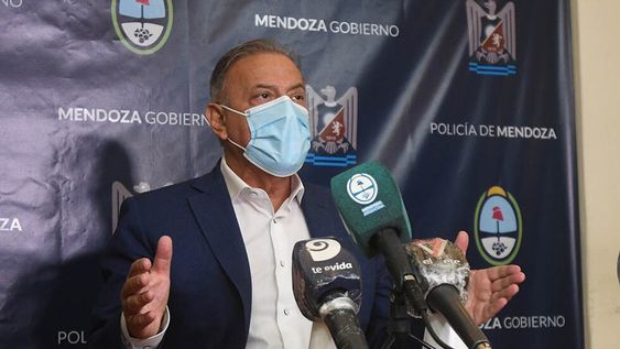 Conferencia de prensa  del Ministro de Seguridad de la provincia de Medoza Raúl Levrino en el Ministerio de Seguridad, por el tema del Jefe de la policia de Mendoza Roberto Munives envuelto en una polémica por el ascenso al cerro Aconcagua de su pareja.Foto: José Gutierrez / Los Andes
