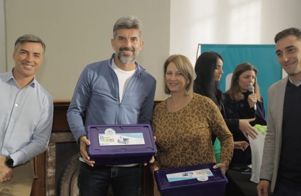 El intendente participó en la entrega de kits de robótica del programa Innovatec