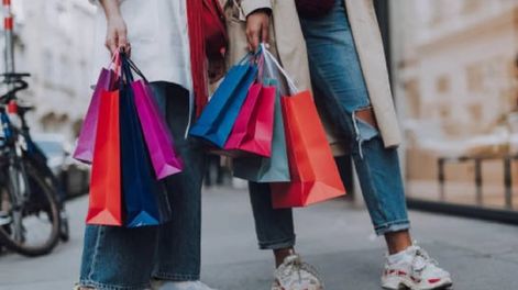 Compras en Chile. Desde la FEM entienden que las actividades comerciales irregulares generan competencia desleal con quienes realizan actividades lícitas y pagan sus impuestos.