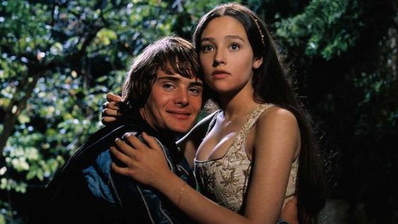 Leonard Whiting interpreta a Romeo Montague y Olivia Hussey interpreta a Juliet Capuleto en la producción de 1968 de Romeo y Julieta de Shakespeare dirigida por Franco Zeffirelli. Foto: Web
