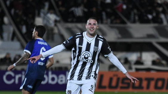 Con un doblete de su goleador, Agustín Módica, el Lobo le gana a Talleres en el Legrotaglie.