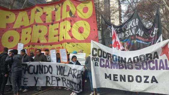 La Ciudad multó a agrupaciones piqueteras que cortaron el tránsito
