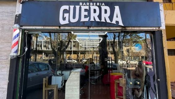 La curiosa promoción de un barbería de Mendoza para los estudiantes.