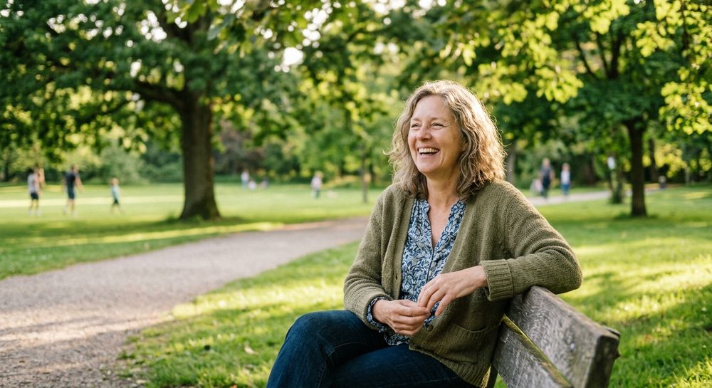 Salud de la mujer y menopausia: requiere enfoques personalizados, considerando etapas vitales y cambios hormonales para el bienestar. Imagen creada con IA