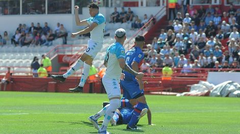 Tigre pegó primero ante Racing en el Ducó (Foto: Prensa CAR).