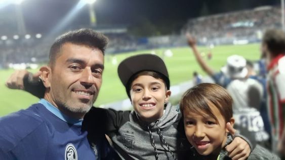 Independiente Rivadavia, un amor que se transmite de generación en generación. jorge y Jorge y Tiziano Zanluchi están en Córdoba en la previa de la gran final. / Gentileza.