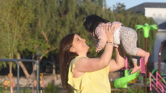 Mariana repite que la sensación de andar por la vida sintiéndose plena la tenía bien merecida tras años de lucha. | Foto: José Gutiérrez / Los Andes