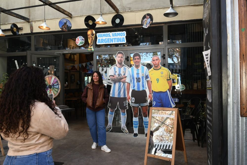 La calle Arístides se prepara para el partido de la Selección Argentina.&nbsp;&nbsp;