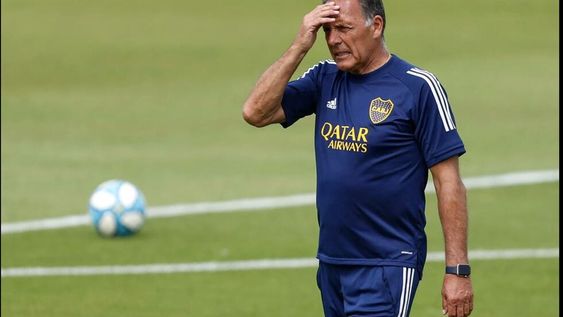 Russo, DT de Boca, dio la lista de concentrados pero aún no confirmó los once titulares