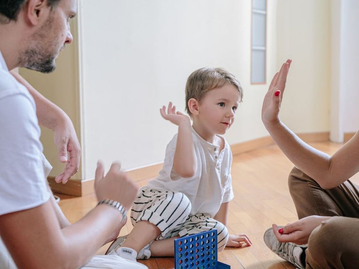 Criar a un hijo costó hasta 488 mil pesos por mes en diciembre de 2024, según el Indec