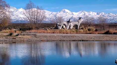 La escultura en Bodega Huentala Wines, Tupungato.&nbsp;