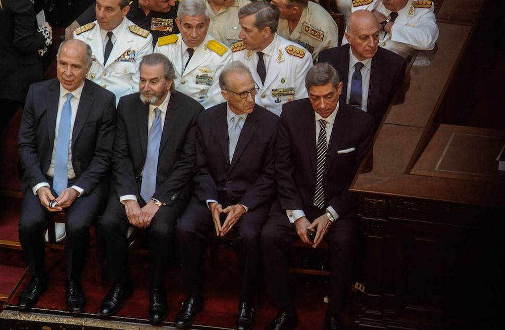 Jueces de la corte suprema de justicia , Horacio Rosatti · Carlos Fernando Rosenkrantz · Juan Carlos Maqueda · Ricardo Lorenzetti y el procurador Eduardo Casal en la asunción de Milei.