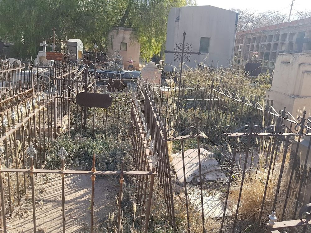 Zona del Cementerio de Mendoza donde se encuentran los restos de uno de los hermanos Leonelli y su víctima Tufick Ladekani.